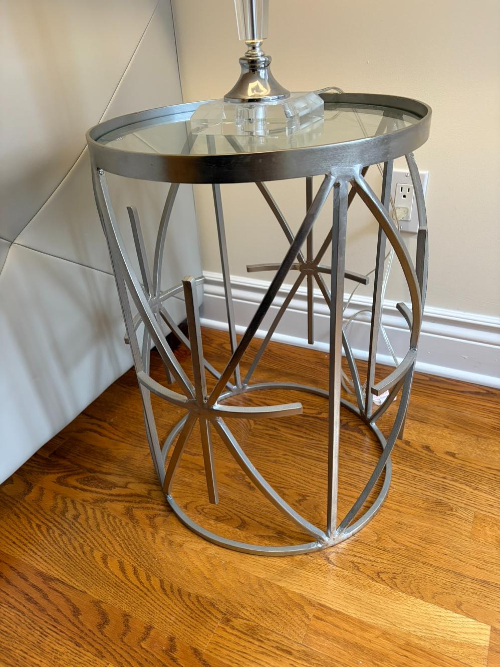 Single Accent Table Lot #1