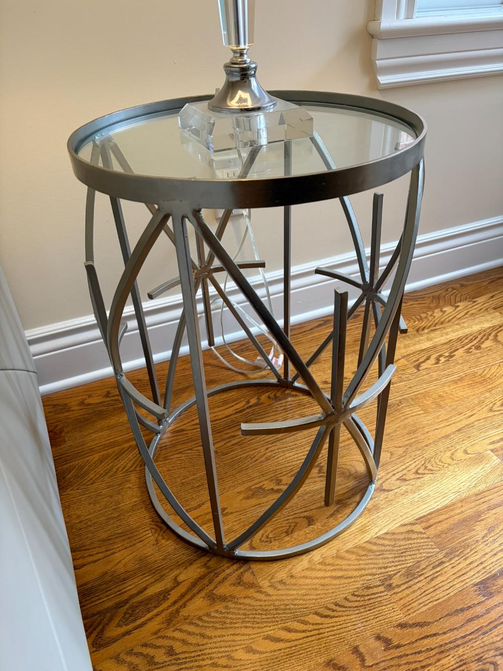 Single Accent Table Lot #1