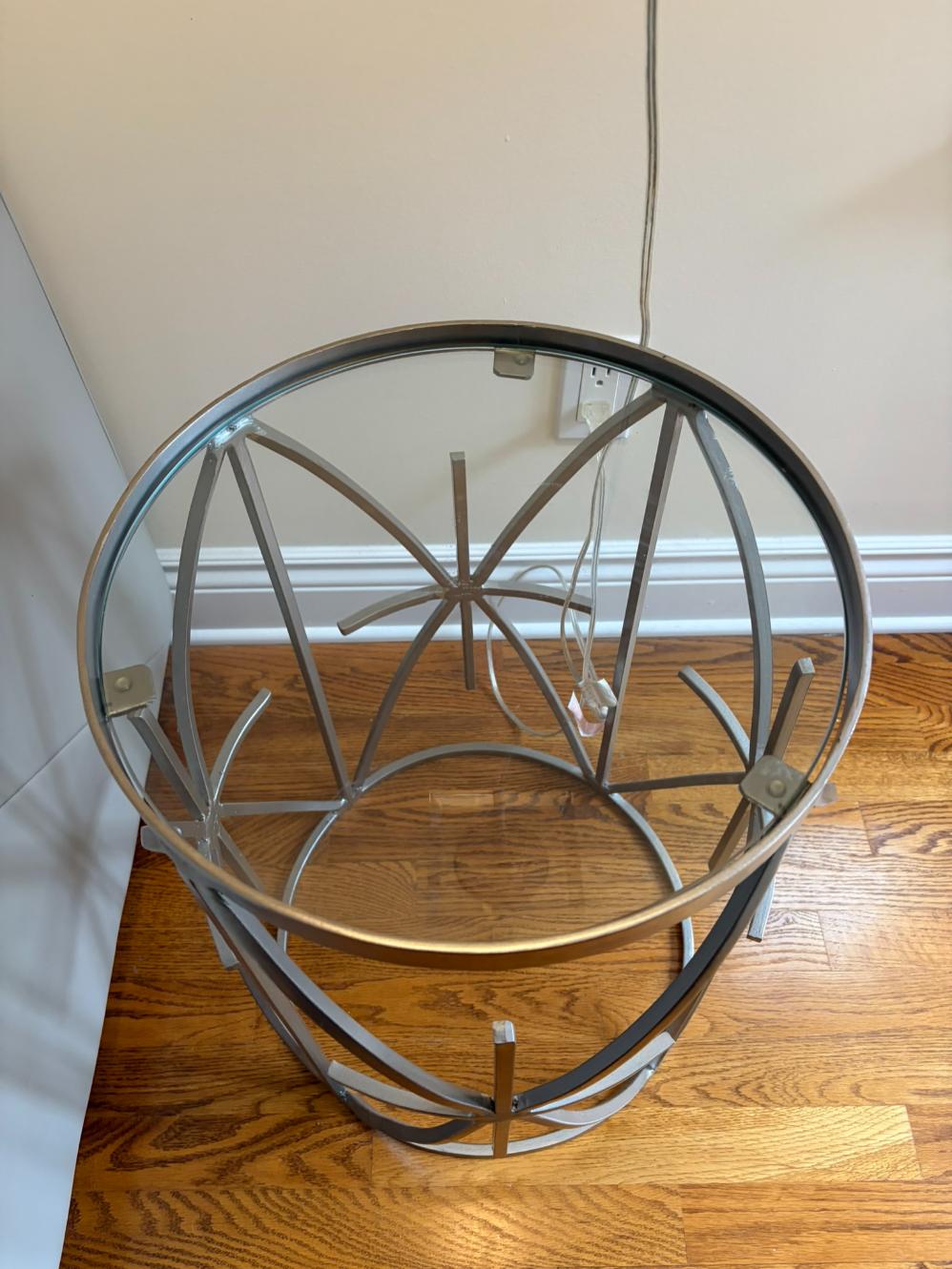 Single Accent Table Lot #1