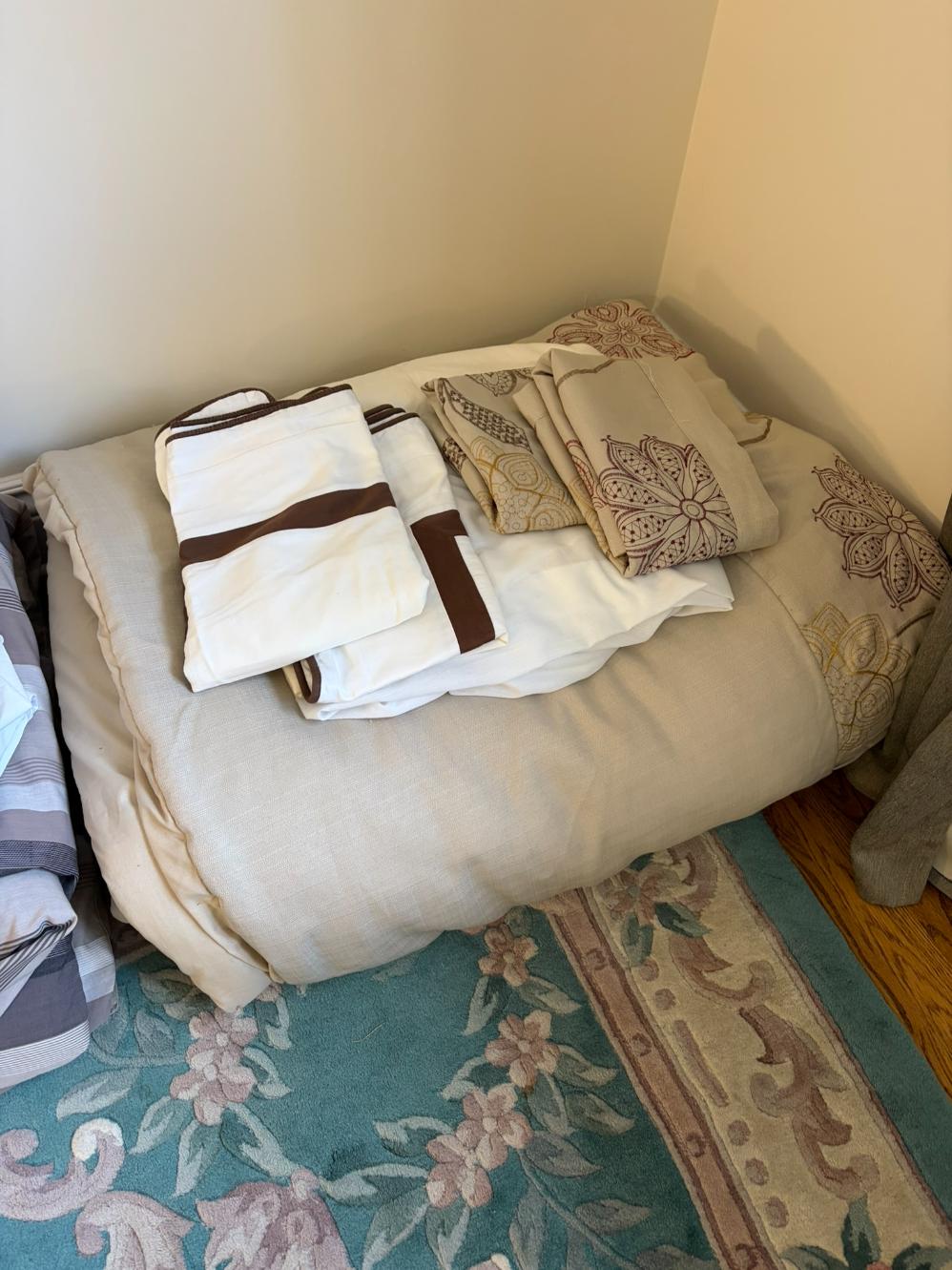 Linen Lot