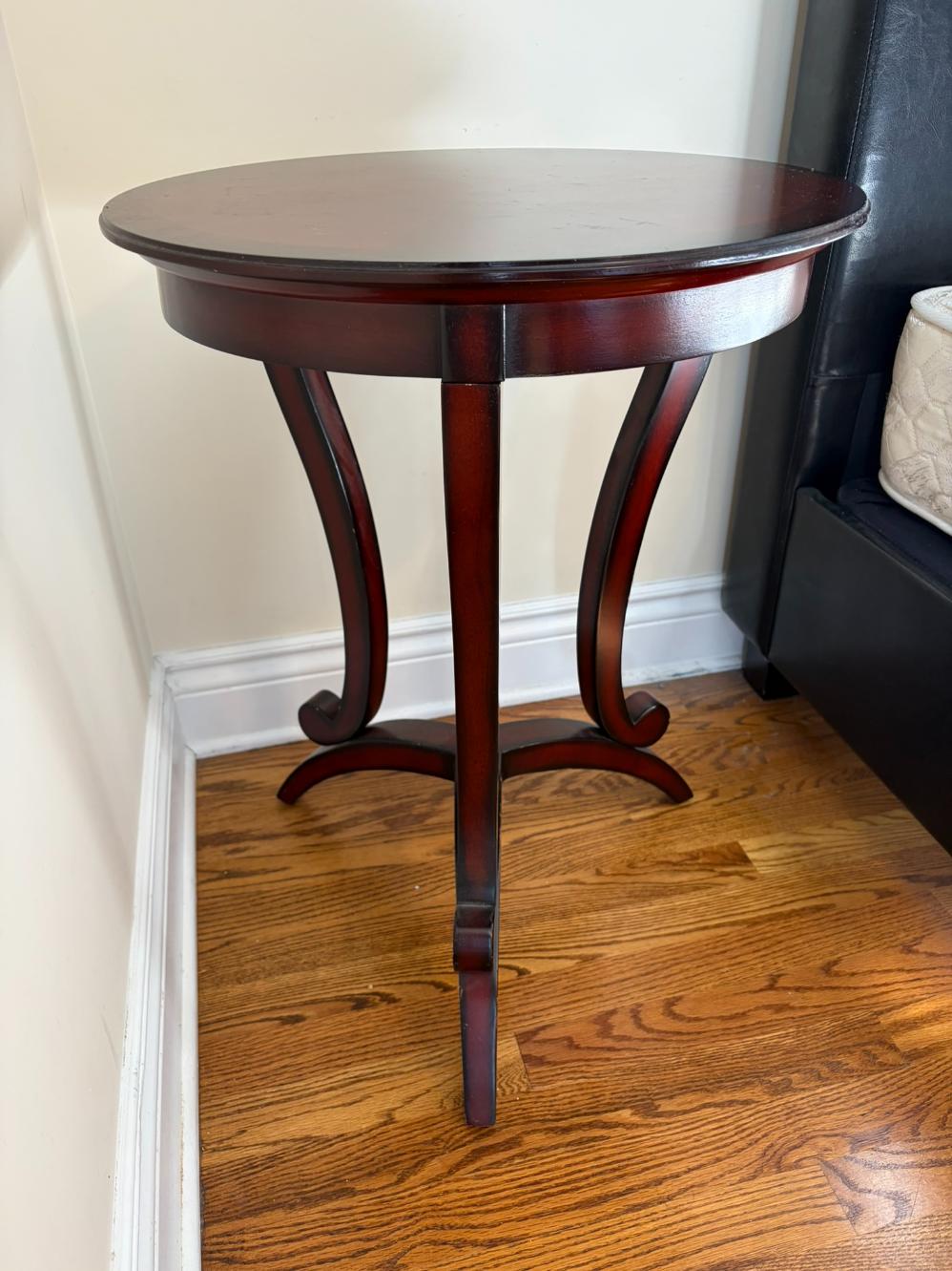 Single Accent Table Lot #2