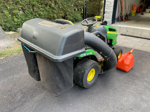 John Deere Riding Lawn Mower LA120