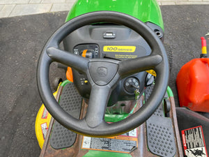 John Deere Riding Lawn Mower LA120