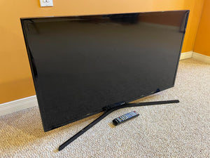 40” Samsung LED Television UN40M5300AF