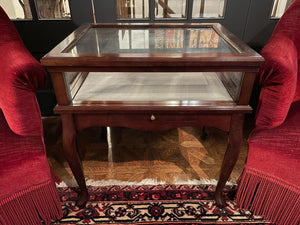 Accent Display Table