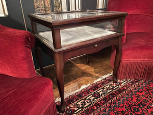 Accent Display Table