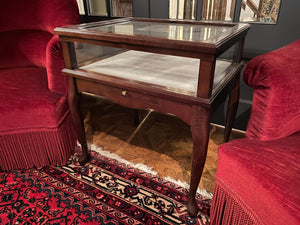 Accent Display Table