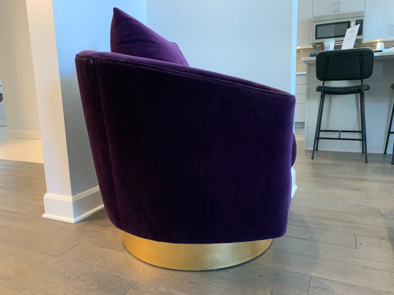Bernhardt Camino Swivel Barrel Chair Lot #1