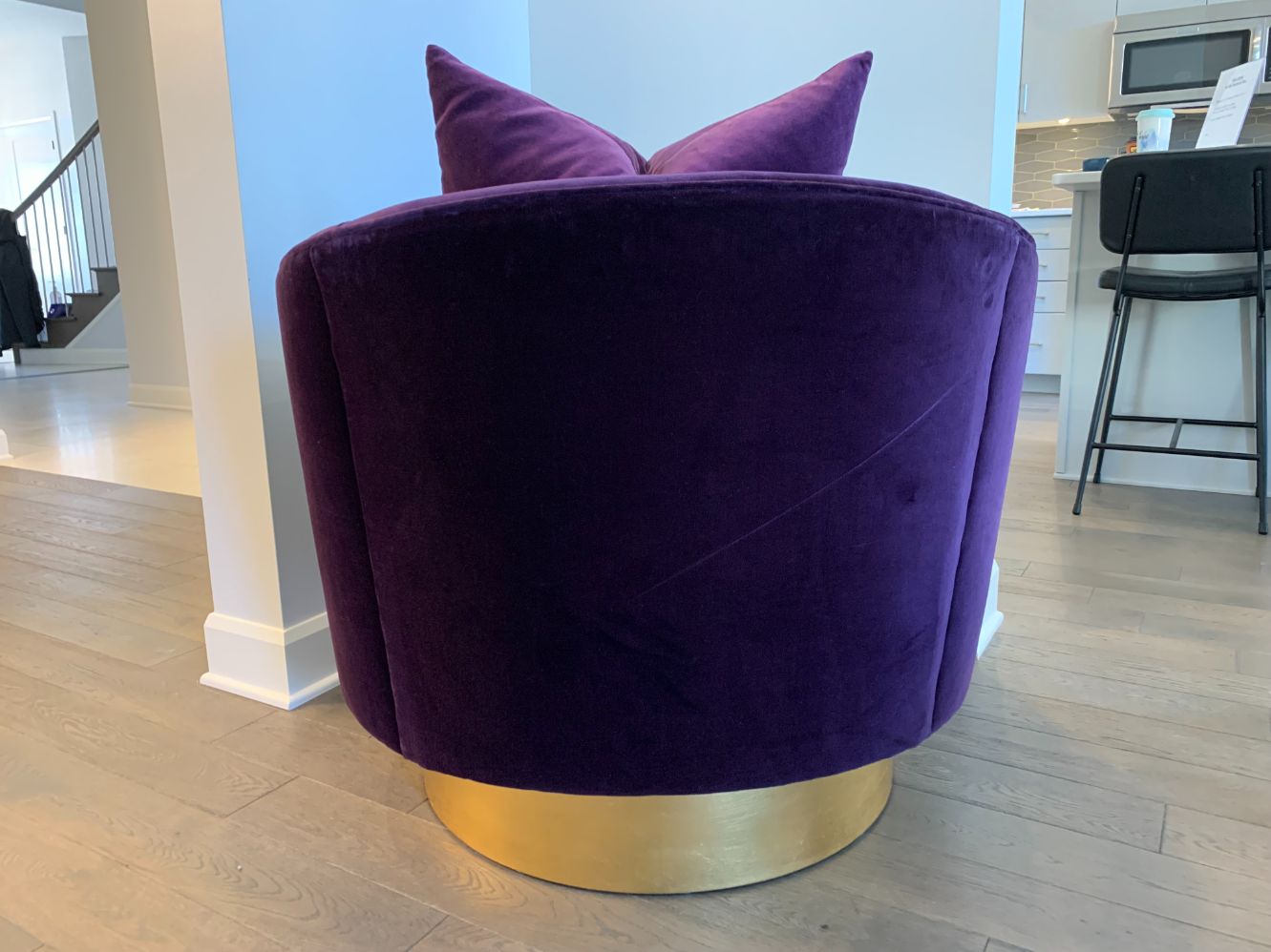 Bernhardt Camino Swivel Barrel Chair Lot #1