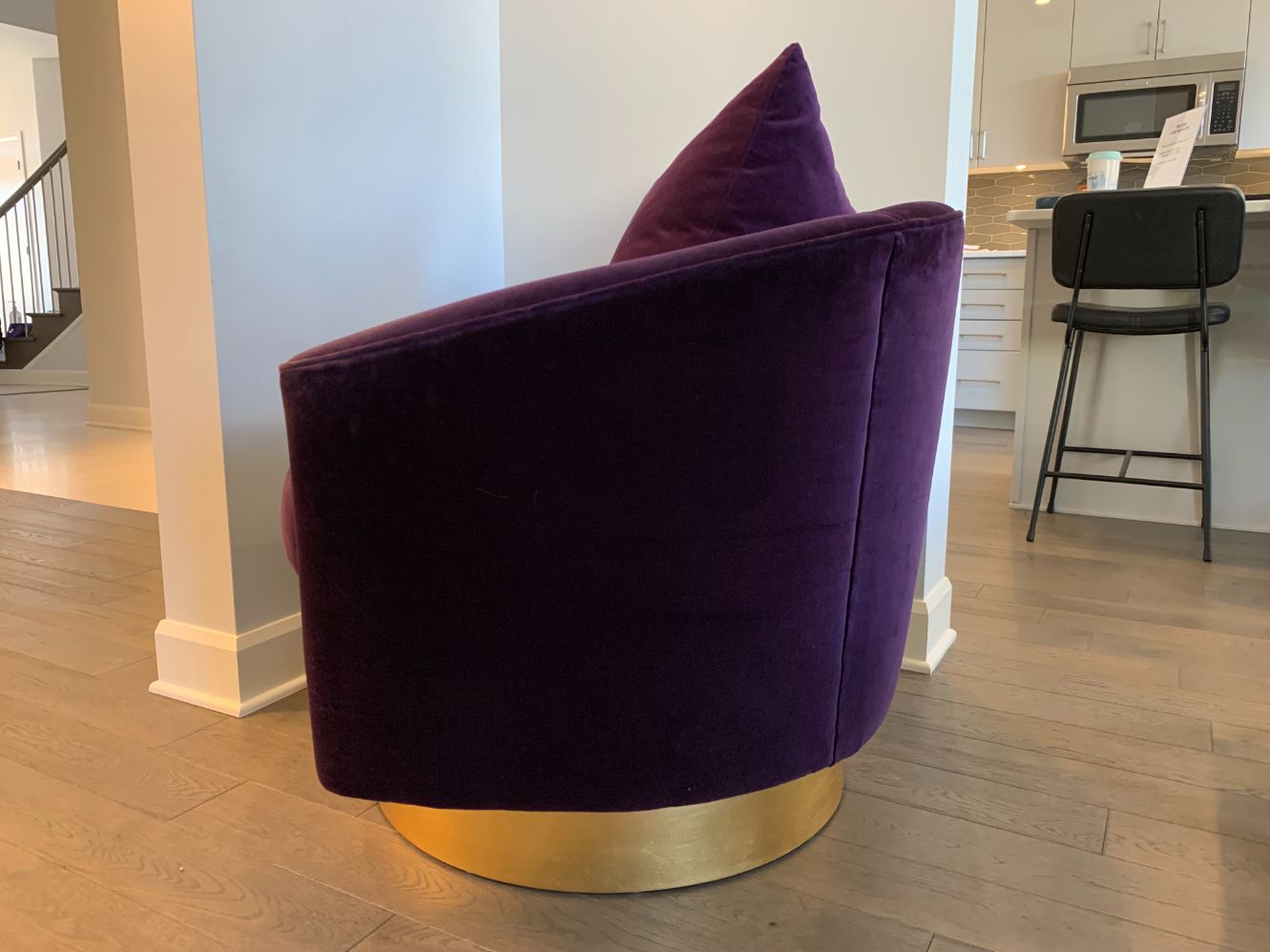 Bernhardt Camino Swivel Barrel Chair Lot #1