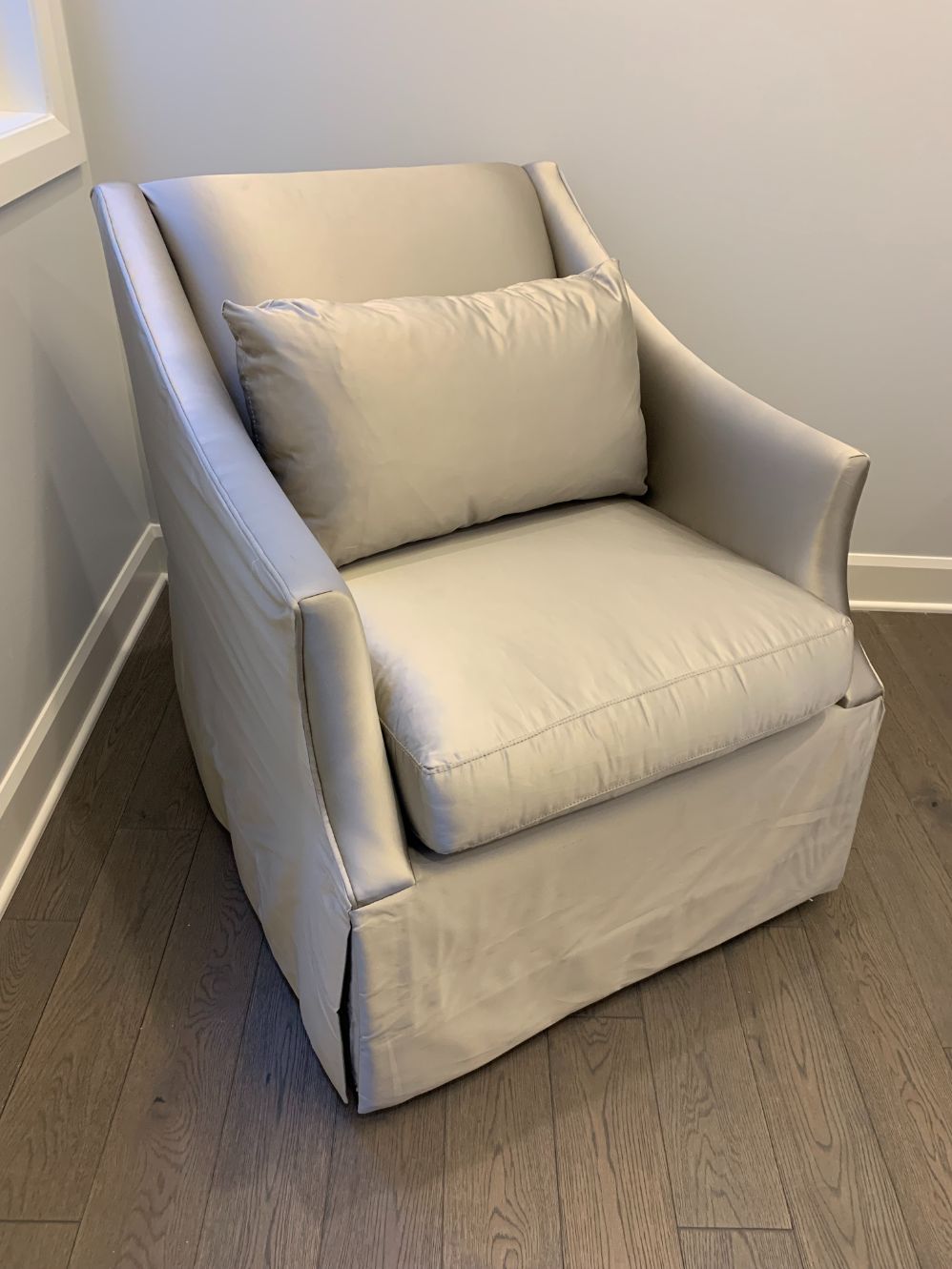 Bernhardt Accent Armchair Lot #1