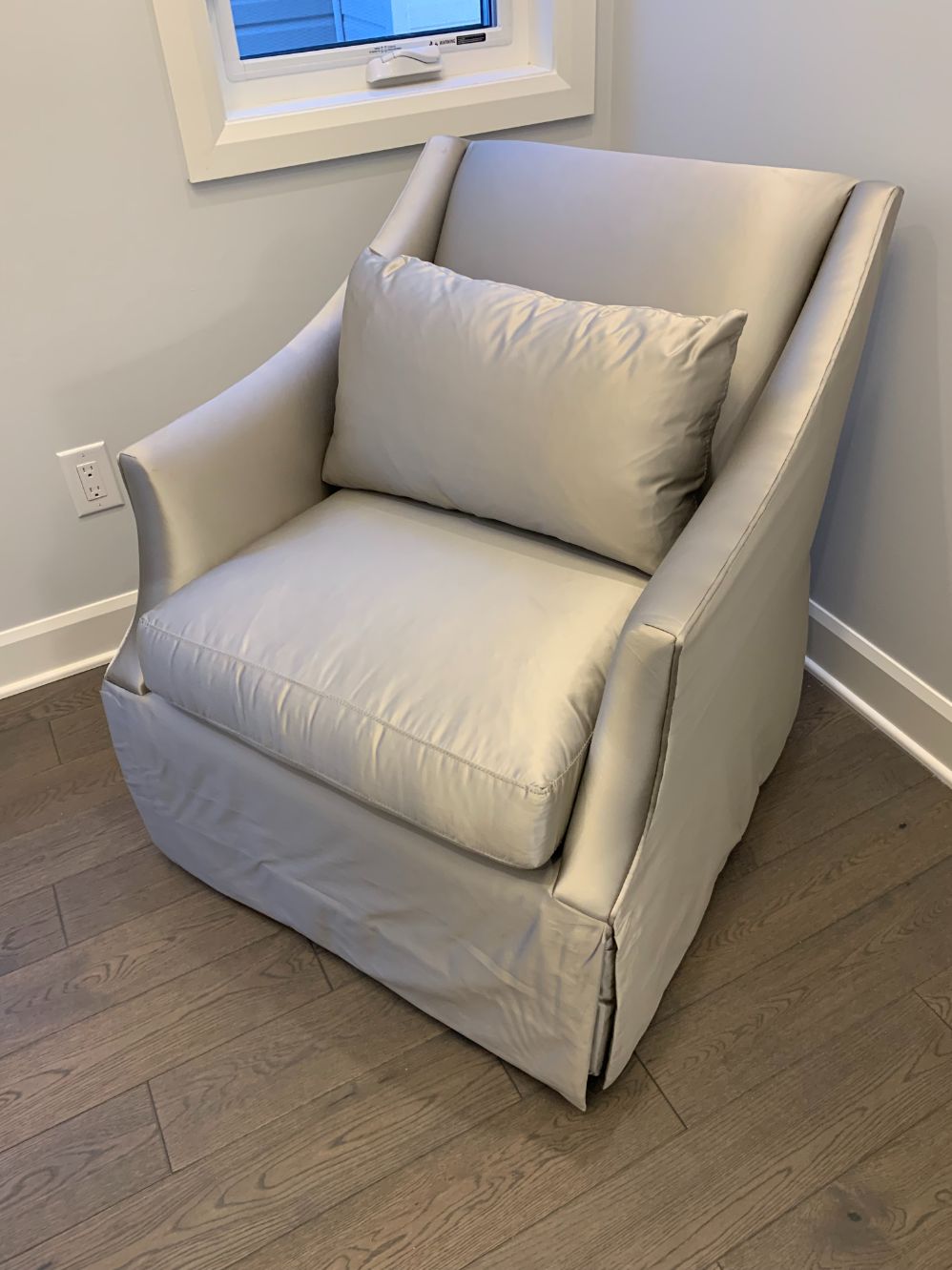 Bernhardt Accent Armchair Lot #1