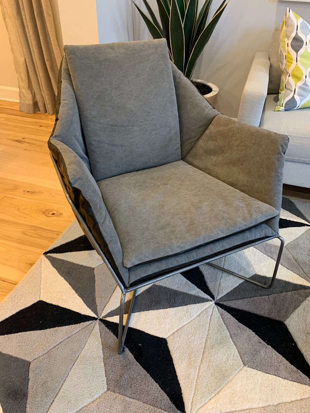 Accent Armchair Lot #1